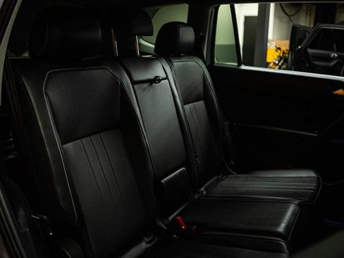 Used 2024 Volkswagen Tiguan SE image 12