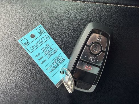 Used 2019 Ford Fusion SE w/ Equipment Group 151A FWD image 34