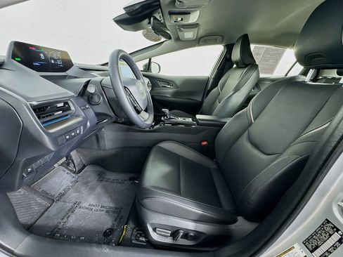 Used 2025 Toyota Prius XLE FWD image 12