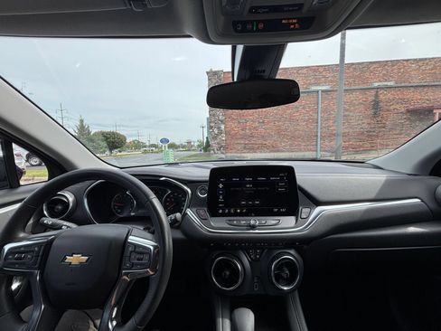 Used 2025 Chevrolet Blazer LT FWD image 34