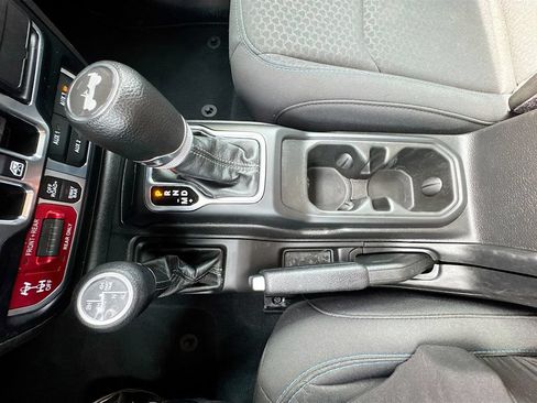 Used 2024 Jeep Wrangler Unlimited Rubicon 4xe AWD/4WD image 30