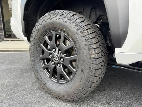 Used 2026 Toyota 4Runner SR5 AWD/4WD image 3