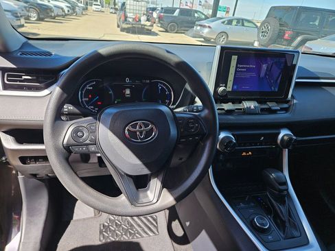 Used 2025 Toyota RAV4 XLE image 17