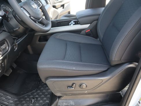 New 2026 RAM 1500 4x4 Crew Cab image 12