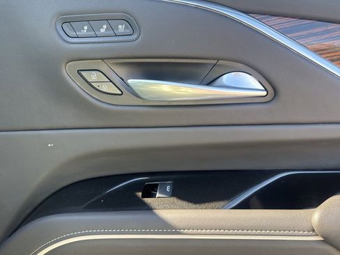 Certified 2024 Cadillac Escalade ESV Premium Luxury image 41