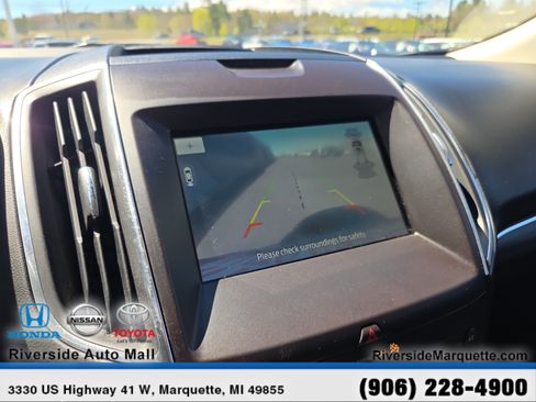 Used 2020 Ford Edge Titanium w/ Equipment Group 301A AWD/4WD image 22