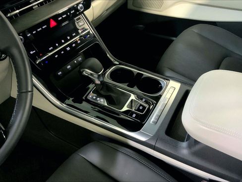 Certified 2023 Kia Carnival EX FWD image 17