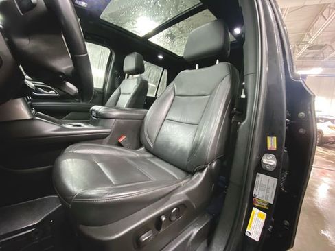 Used 2021 Chevrolet Tahoe LT w/ LT Signature Package image 19