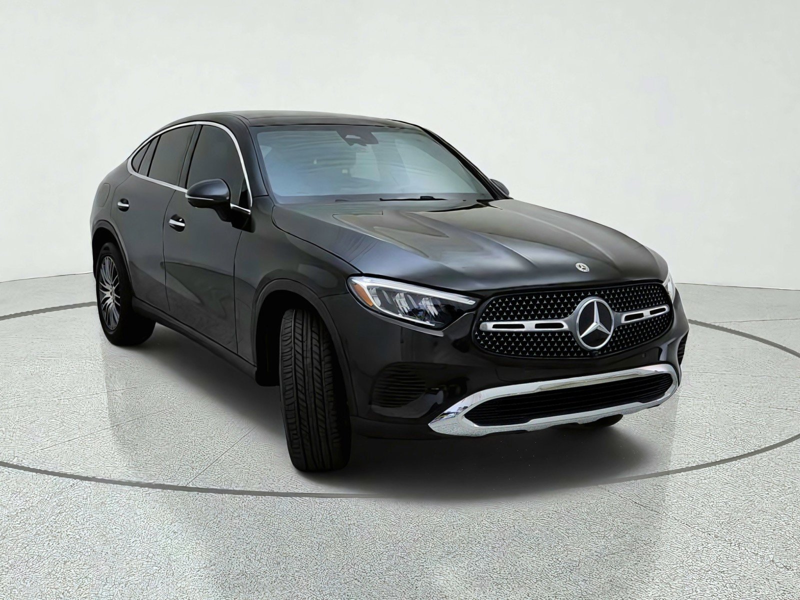 Certified 2025 Mercedes-Benz GLC 300 4MATIC image 4