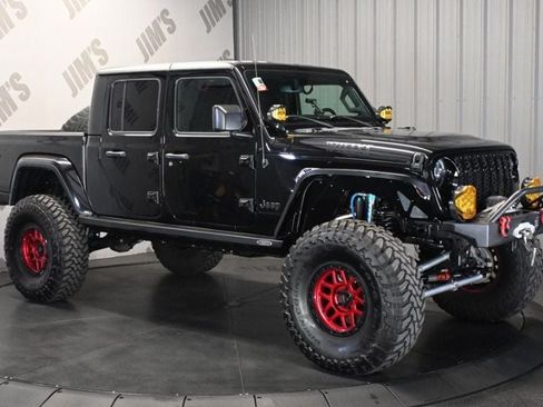 Used 2023 Jeep Gladiator Sport AWD/4WD image 3