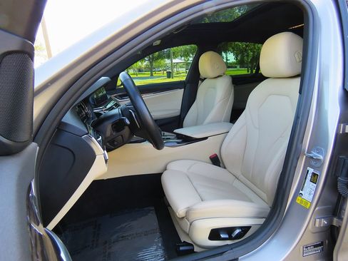 Used 2018 BMW 530i RWD image 21