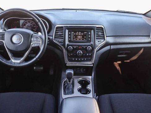 Used 2017 Jeep Grand Cherokee Laredo image 11