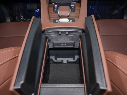 Used 2026 Mercedes-Benz GLS 450 4MATIC image 29