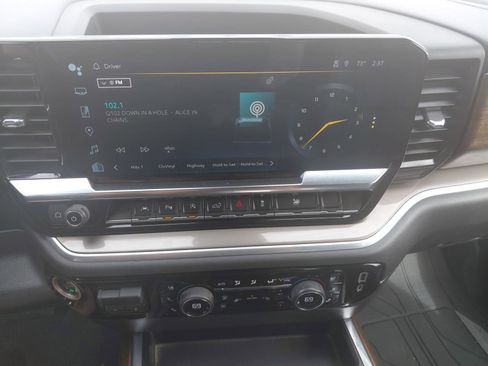 Used 2022 Chevrolet Silverado 1500 High Country w/ High Country Premium Package image 16