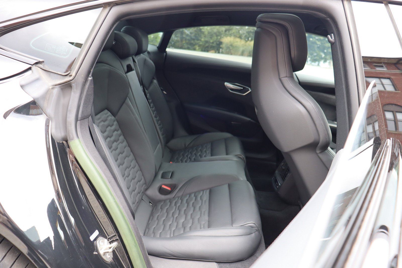 Used 2022 Audi e-tron GT Prestige w/ Prestige Package AWD/4WD image 18