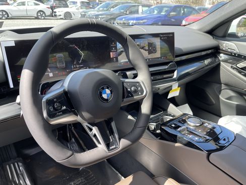 New 2026 BMW 530i xDrive w/ M Sport Package AWD/4WD image 12