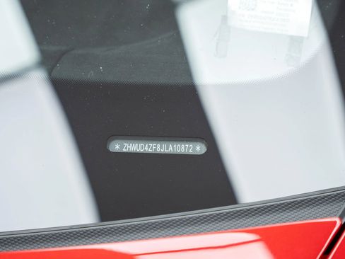 Used 2018 Lamborghini Huracan Performante image 31