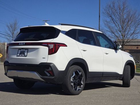 Used 2025 Kia Seltos EX image 17