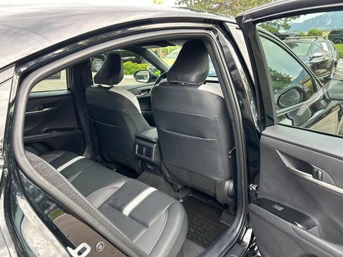 Used 2025 Toyota Camry SE AWD/4WD image 13