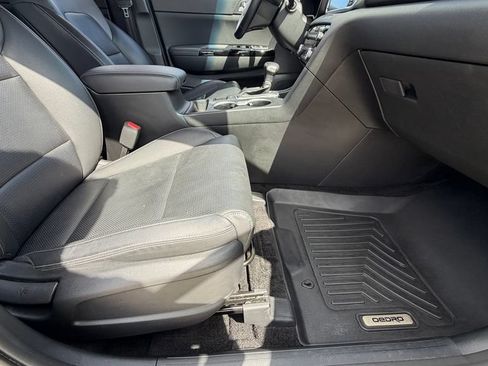 Used 2021 Kia Sportage EX FWD image 13
