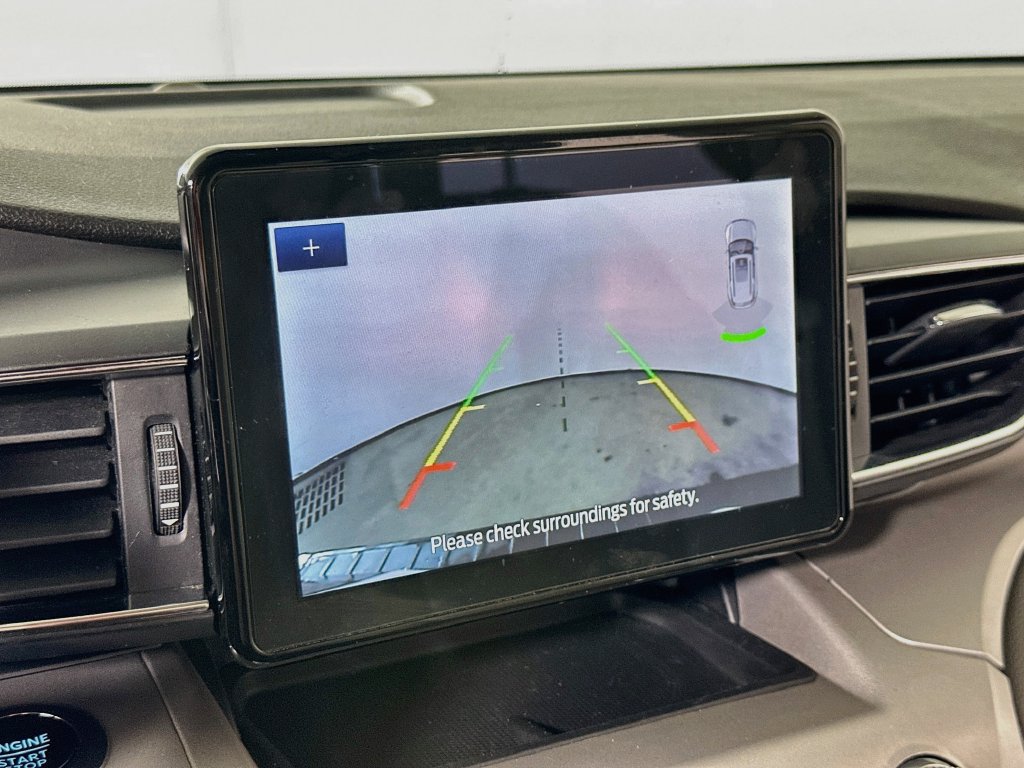 Used 2023 Ford Explorer XLT w/ Equipment Group 202A RWD image 11