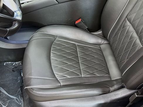 Used 2023 Buick Enclave Avenir image 20