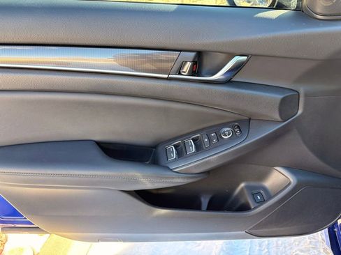 Used 2019 Honda Accord Sport image 9