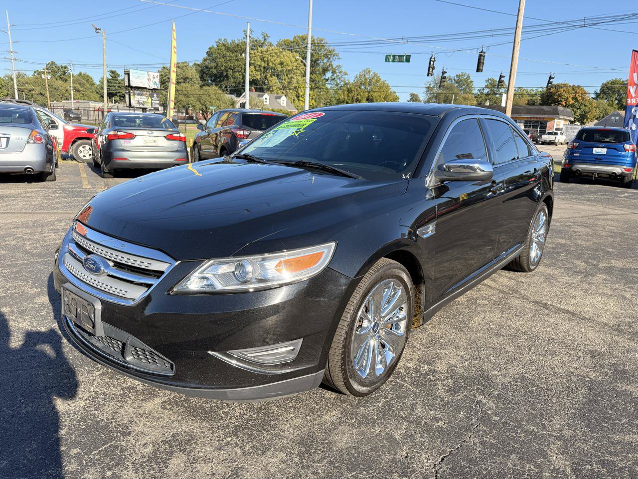 Used 2011 Ford Taurus Limited w/ 301A Rapid Spec Order Code FWD image 3