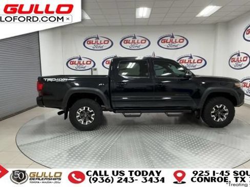 Used 2018 Toyota Tacoma TRD Off-Road w/ Technology Package AWD/4WD image 9