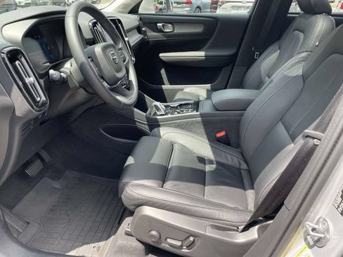 Used 2023 Volvo XC40 B5 Plus w/ Protection Package Premier AWD/4WD image 14