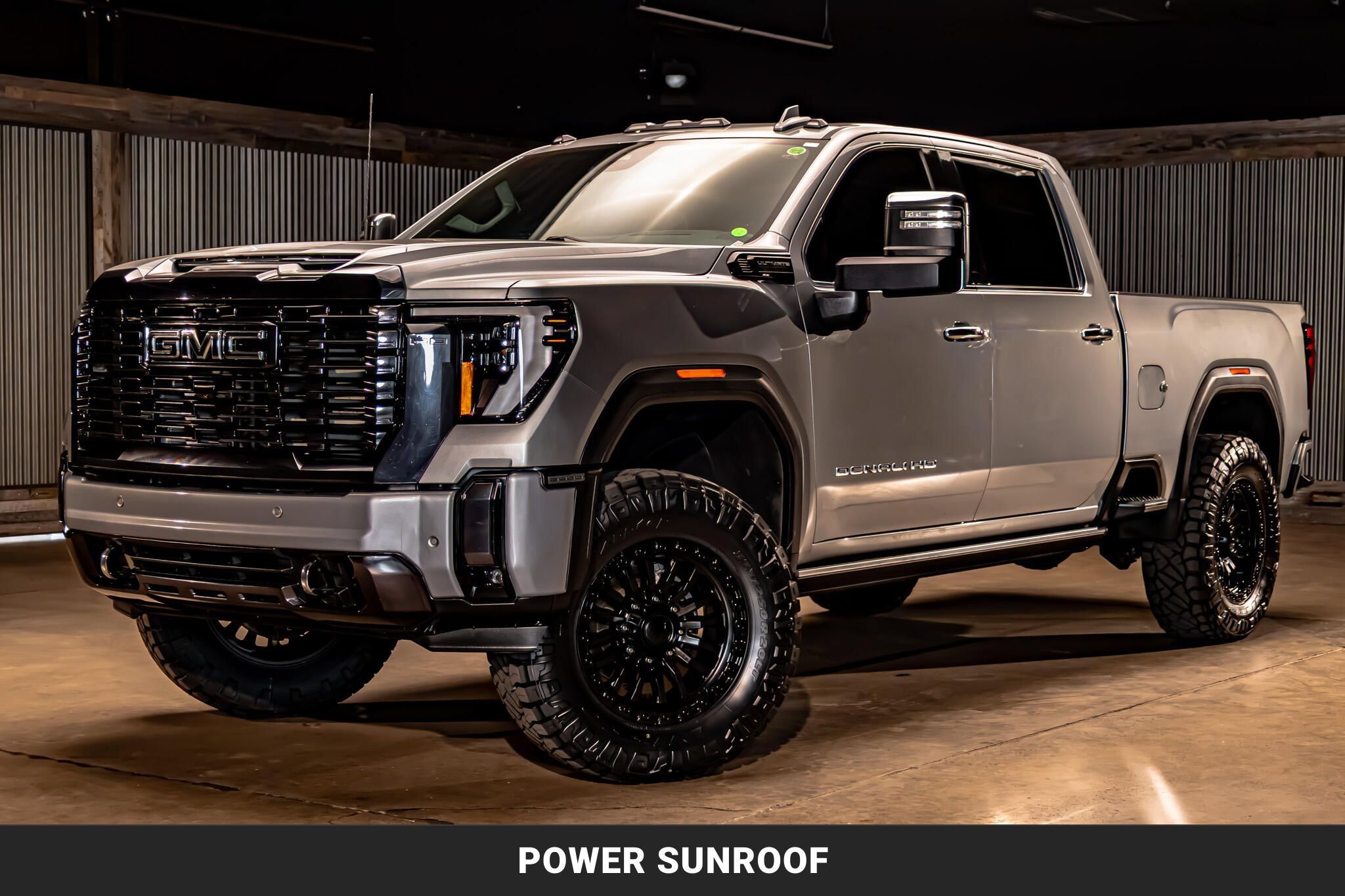Used 2024 GMC Sierra 2500 Denali Ultimate AWD/4WD image 5