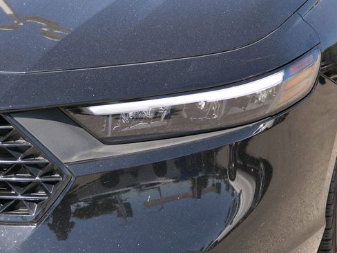 Used 2023 Honda Accord EX image 8