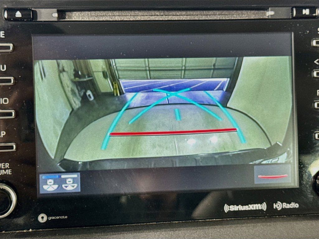 Used 2018 Toyota Sienna Limited FWD image 35