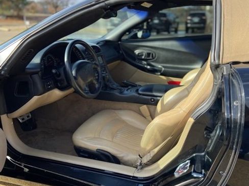 Used 2004 Chevrolet Corvette Convertible w/ Preferred Equipment Group image 10