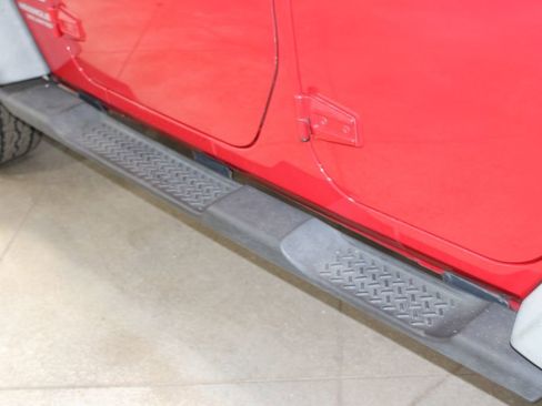 Used 2010 Jeep Wrangler Unlimited Sport image 16