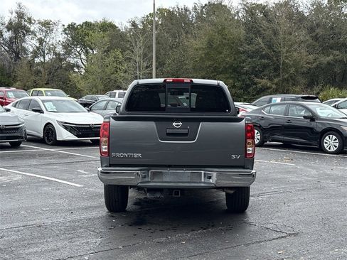 Certified 2019 Nissan Frontier SV image 9