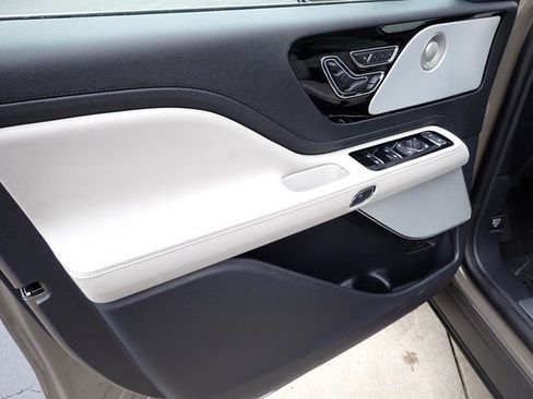 New 2026 Lincoln Aviator Reserve image 19