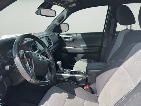 Used 2023 Toyota Tacoma TRD Off-Road image 27