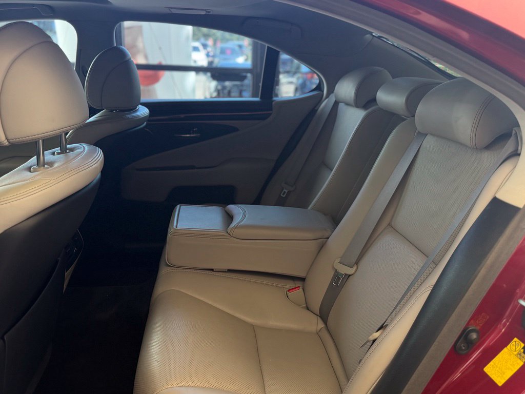 Used 2014 Lexus LS 460 w/ Comfort Package RWD image 11