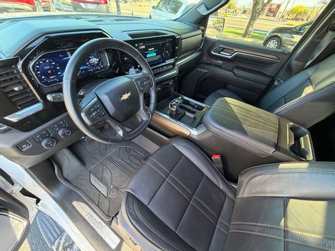 Used 2024 Chevrolet Silverado 1500 High Country image 16