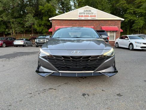 Used 2021 Hyundai Elantra SEL w/ Convenience Package FWD image 2