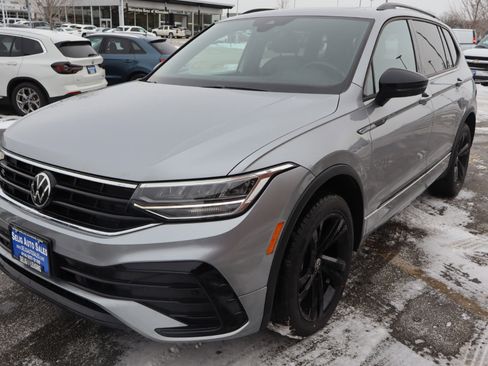 Used 2023 Volkswagen Tiguan SE R-Line image 3