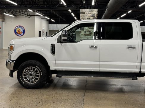 Used 2022 Ford F250 XLT w/ XLT Premium Package AWD/4WD image 5