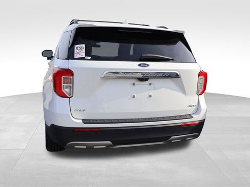 Used 2023 Ford Explorer XLT w/ Equipment Group 202A AWD/4WD image 17