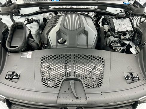 Used 2026 Porsche Macan AWD/4WD image 30