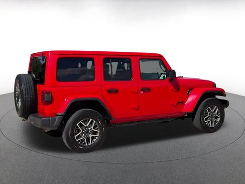 Used 2025 Jeep Wrangler Unlimited Sahara AWD/4WD image 15