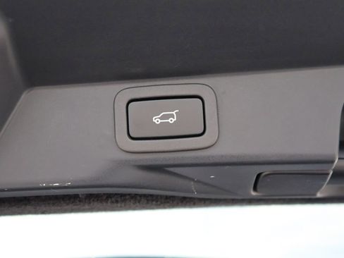 Used 2020 Land Rover Range Rover Sport HST image 17