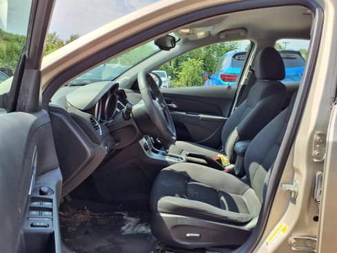 Used 2015 Chevrolet Cruze LT FWD image 16