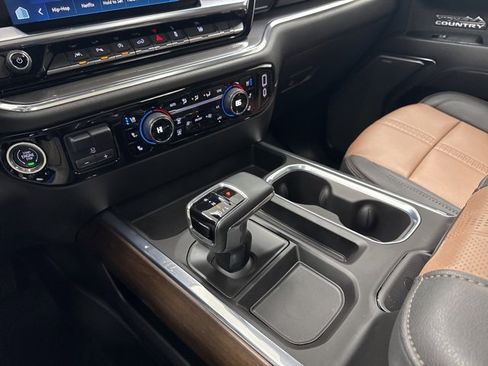 Used 2024 Chevrolet Silverado 1500 High Country w/ High Country Premium Package image 24