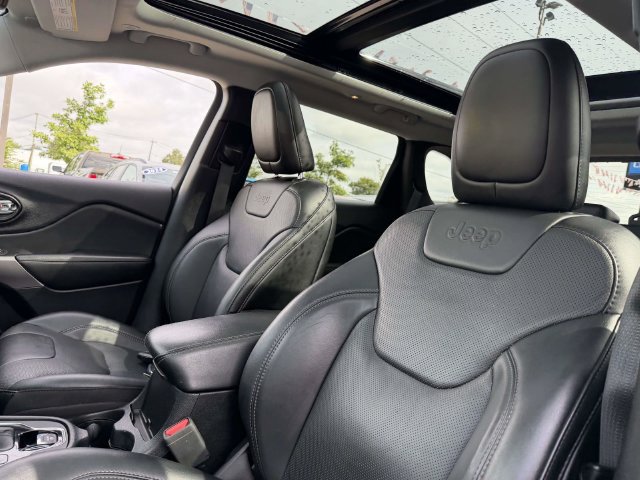 Used 2022 Jeep Cherokee Limited AWD/4WD image 10